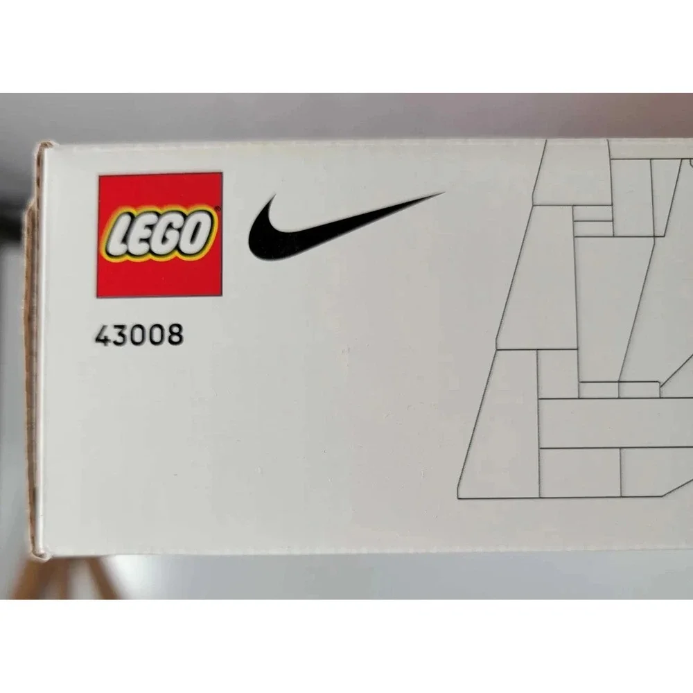Lego Nike Dunk Set 43008 Limited Edition Buildable Sneaker Complete Set SEALED